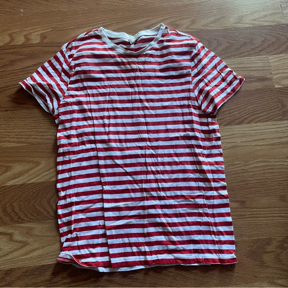 ASOS Men’s Medium Red and White Stripped T-Shirt